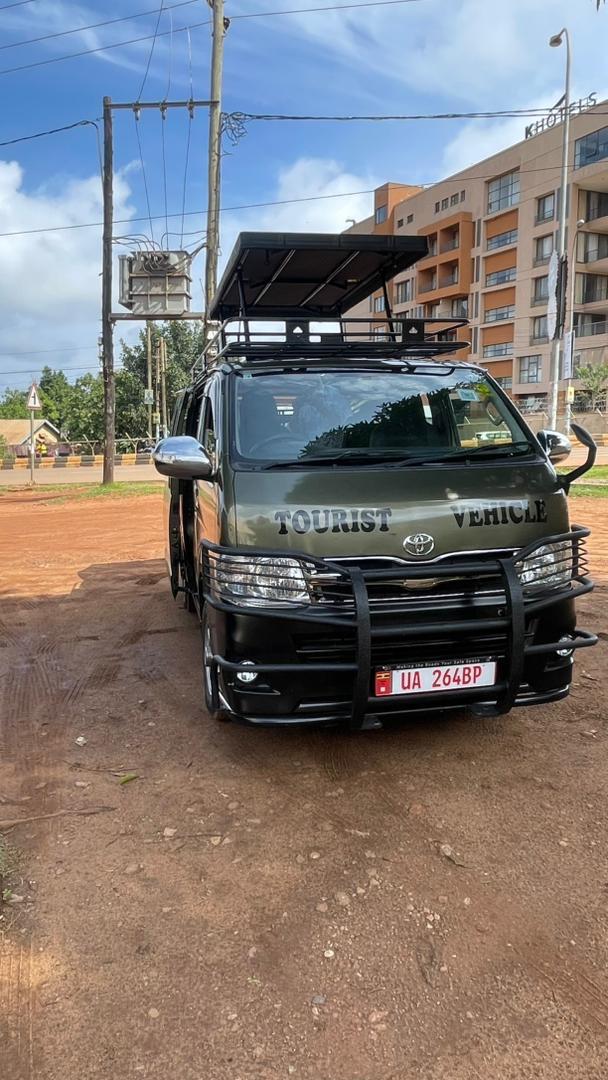 TOYOTA HIACE VAN